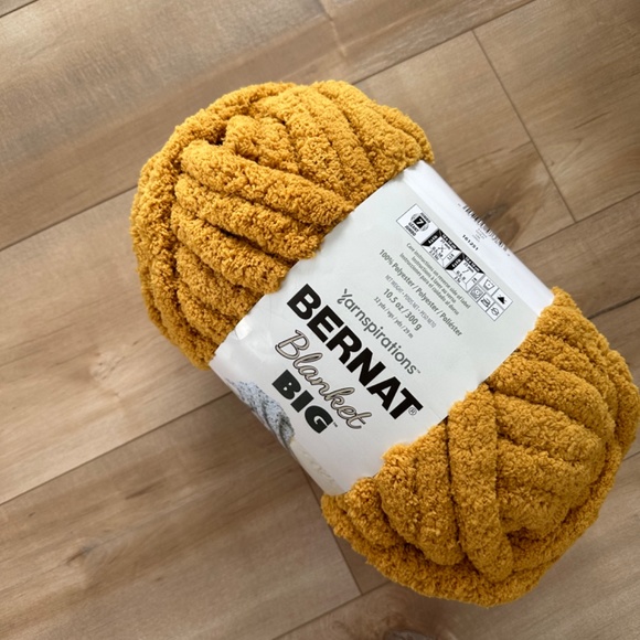 HANDMADE KNIT BLANKET 🧶 - Picture 2 of 2